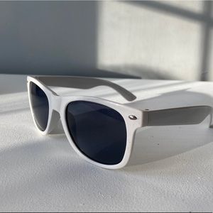 BASIC WHITE SUNGLASSES✨✨✨✨✨